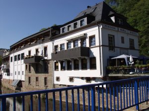 Terrasse des Hotel Müller Kyllburg Bild: Hotel Müller Kyllburg Eifel mit Terrasse zur Kyll