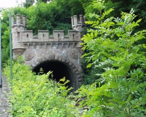  Foto: Portal des Eisenbahntunnels in Kyllburg 