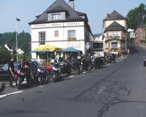  Photo: Bikers starting... 